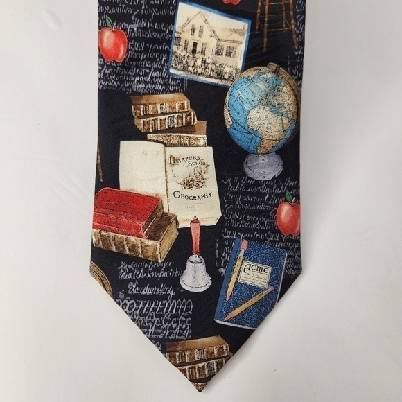 TIE Tales Teacher Geography Map Print 100% Silk Tie - Picture 5 of 8